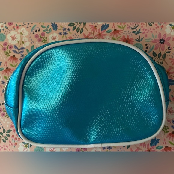 Lancôme Cosmetic Bag - Picture 1 of 4